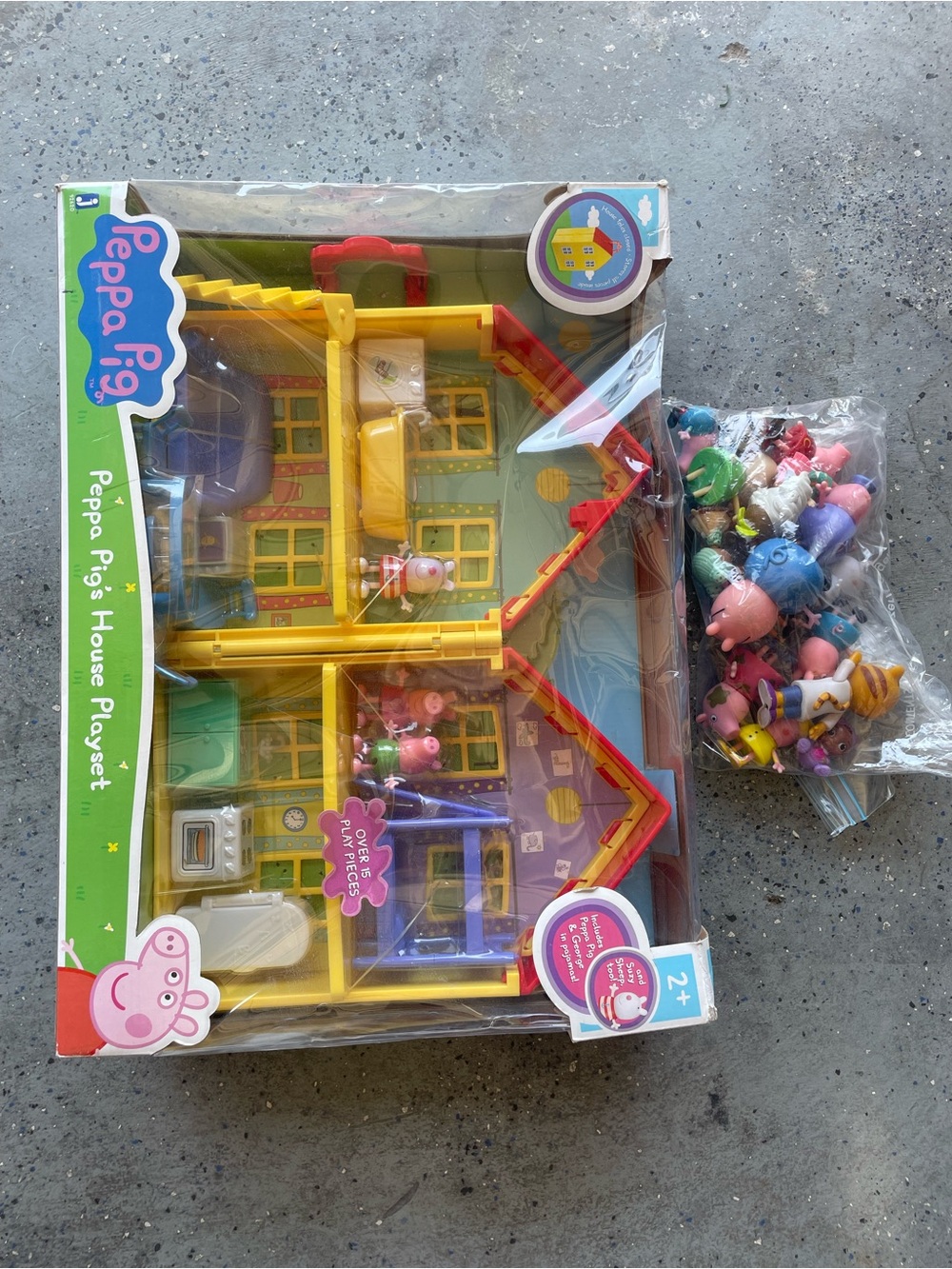 Peppa Pig Playhouse Set with Yellow, Red, Green & Blue Accents